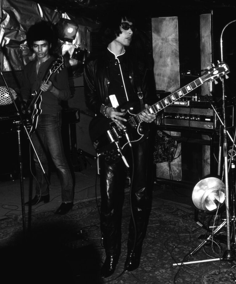Takashi Mizutani And Fujio Yamaguchi at Yaneura,Tokyo on Oct. 29 1980. a show that is available on Double Heads. Takashi Mizutani And Fujio Yamaguchi at Yaneura,Tokyo on Oct. 29 1980. a show that is available on Double Heads.